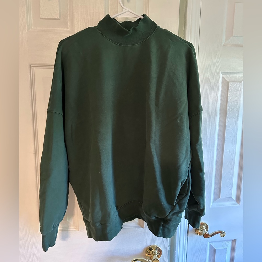 Aritzia Babaton mock neck sz: 2